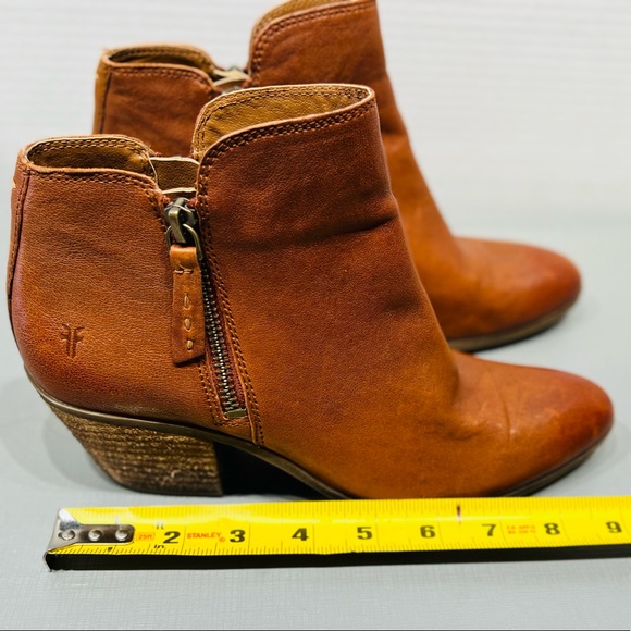FRYE Ankle Booties Leather upper and inside good preloved condition size 7 M - Picture 14 of 16
